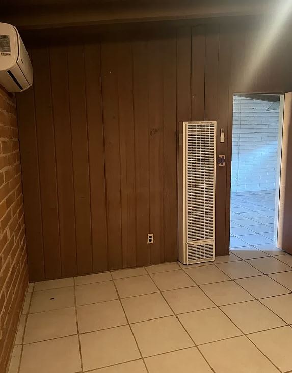 Photo - 2541 E Elm St