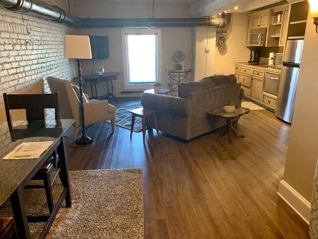 Building Photo - 223 S Grand Rental