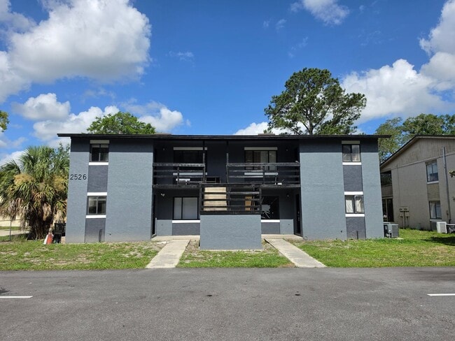 Building Photo - 2526 S Oak Ave Unit A