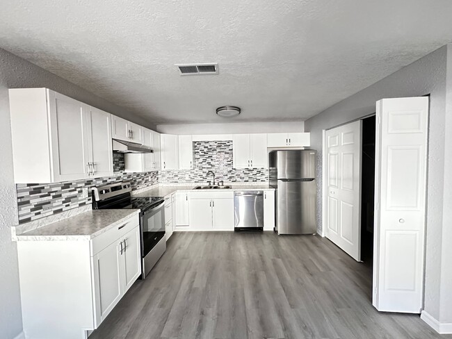 Photo - 3761 NE 40th Pl Unit 1