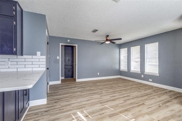 Photo - 453 Wilshire Ave