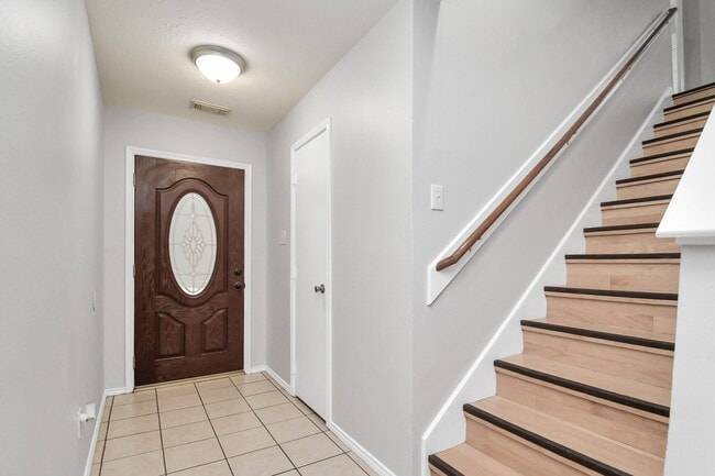 Photo - 3919 Rolling Springs Ln