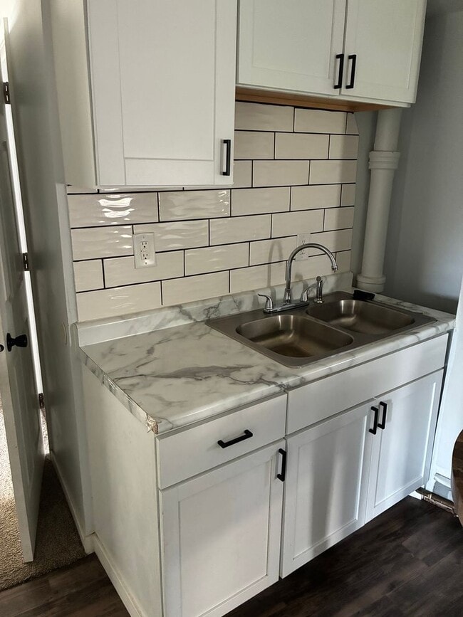 Photo - 2 Bedroom Apartment w/Appliances