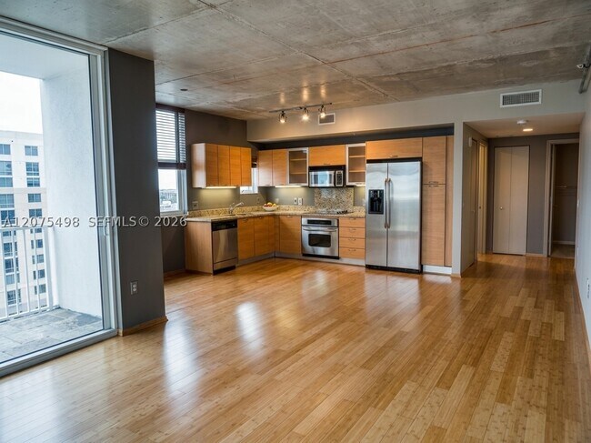 Building Photo - 3180 SW 22nd St Unit 805
