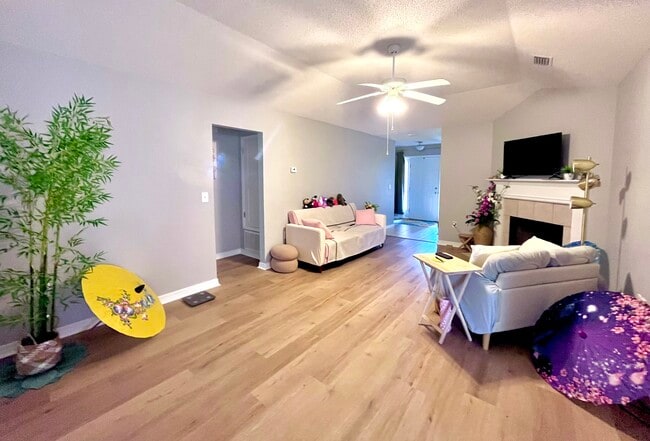 Photo - 7520 Avery Ln