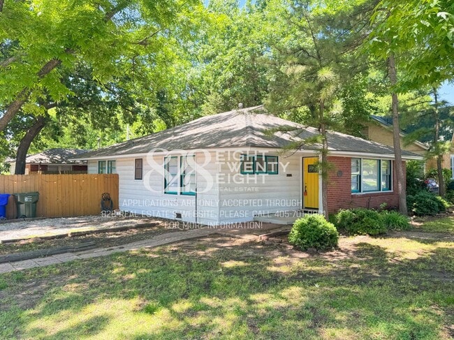 Building Photo - *COMING SOON - TOURS EXPECTED TO BEGIN 6/5/26* 2 Bed/2 Bath Duplex Close to Campus Corner!