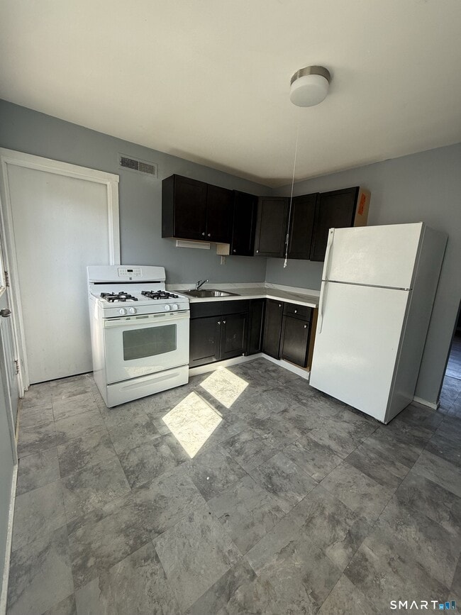 Photo - 33 Cannon Rd