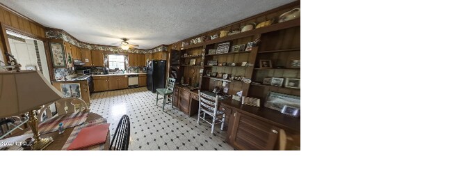Photo - 702 N Elm St