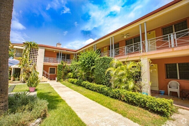 Building Photo - 3637 S Olive Ave Unit 9 Rental