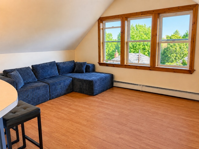 Photo - 213-215 Columbia St Unidad Apt 3