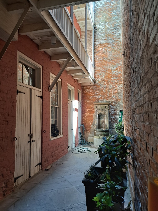 Photo - 627 St Peter