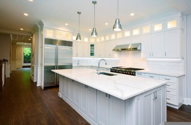 Photo - 3 bedroom in Chicago IL 60640 Unit 2S