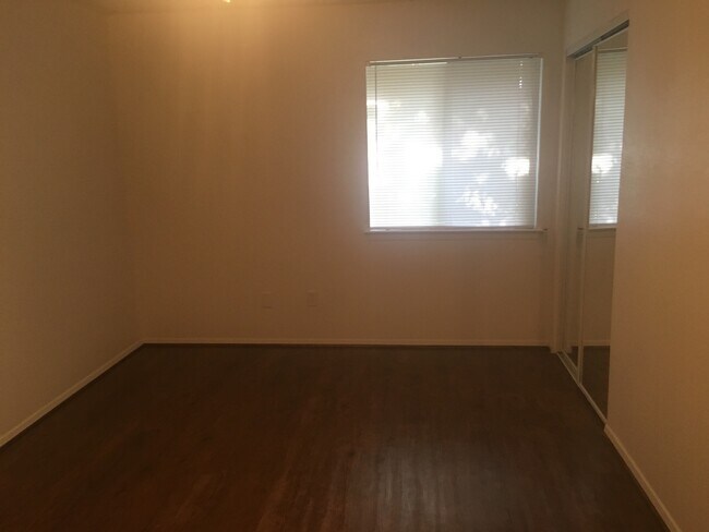 Photo - 3606 Major St