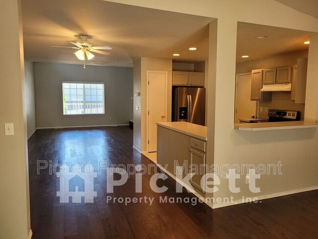 Photo - 1114 NE Beaumont Ln