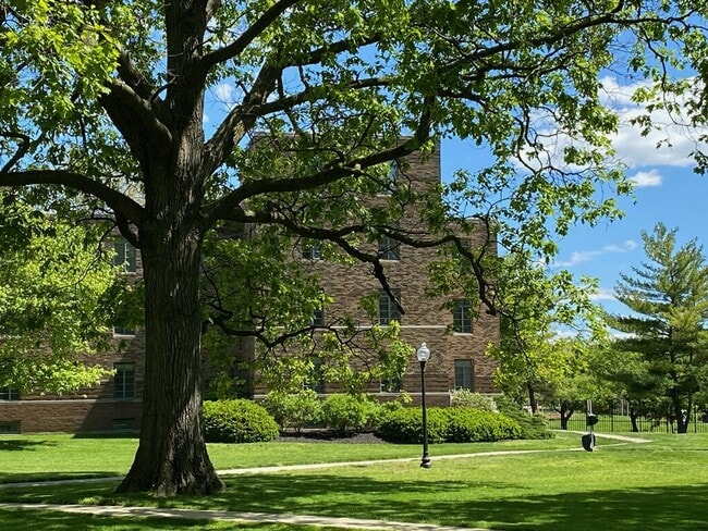 Lockefield Gardens