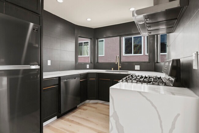 Photo - 1139 Bellevue Ave Unit 1145