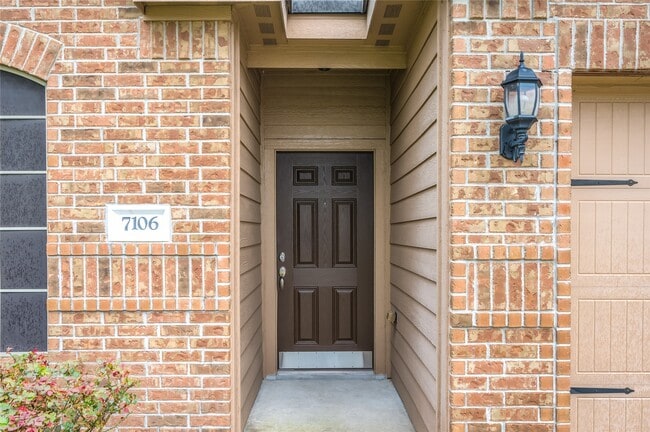 Photo - 7106 Montclair Peak Ln