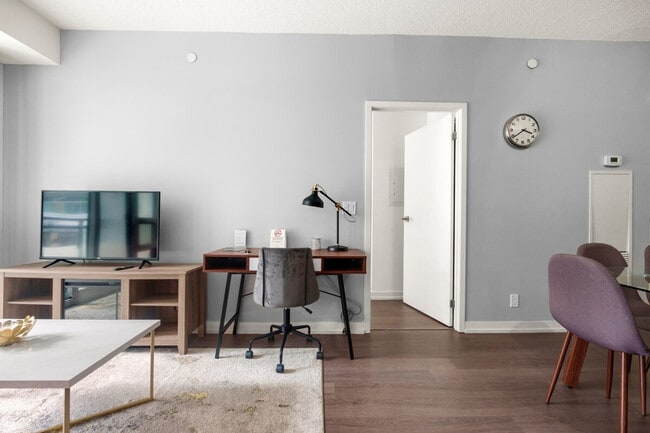 Building Photo - 130 Eglinton Ave E Unit ID1345871P