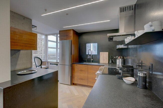 Photo - 1251 Melville St Unit ID1370194P