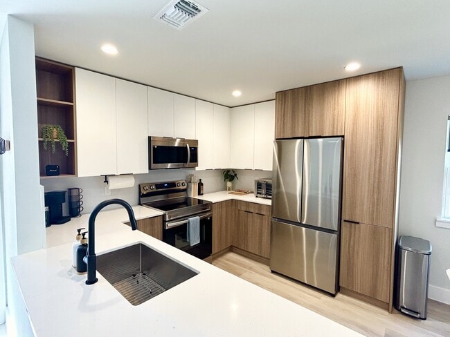 Photo - 5302 St Georges Green Unidad Apt A