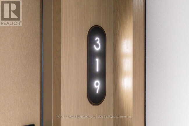 Photo - 118 Merchants' Wharf Unit 319