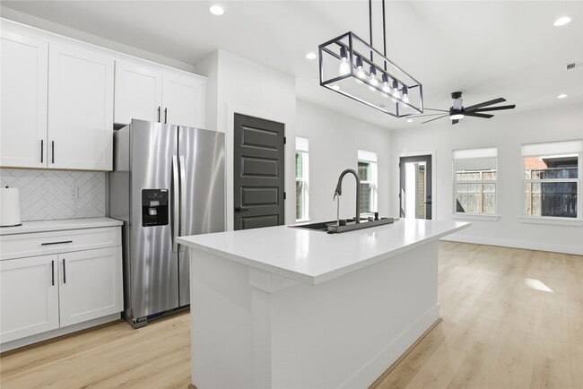 Photo - 712 Delano St Unit A