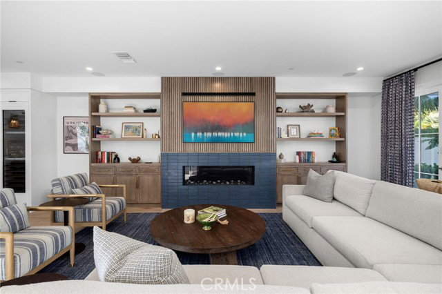 225 Jasmine Ave