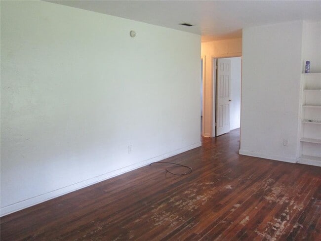 Photo - 380 NW 27th Terrace