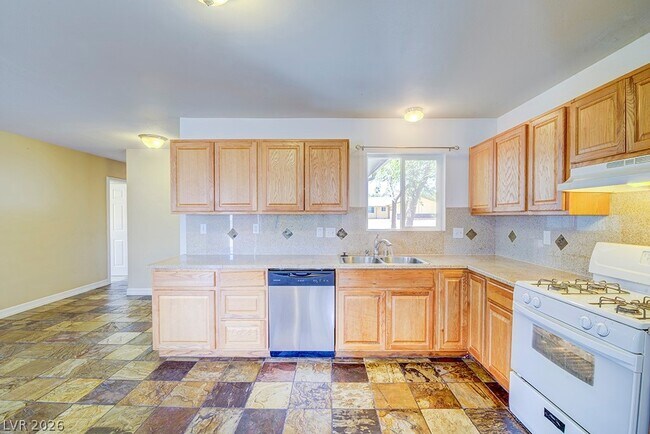 Photo - 3990 E Syracuse Dr