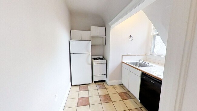 30 Oxford St Unit 3