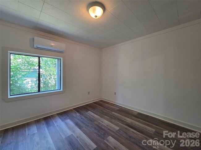 Building Photo - 805 S Confederate Ave