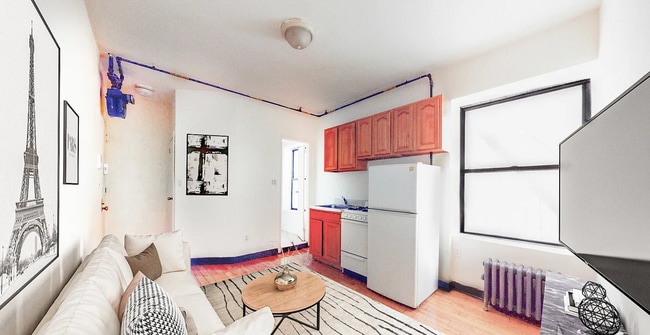 Photo - 325 E 14th St