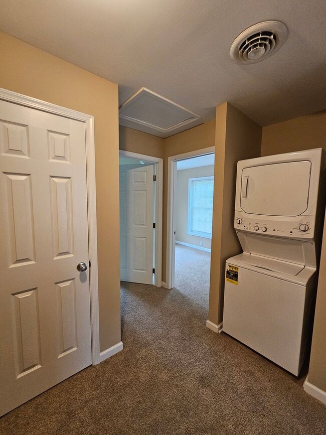 Photo - 109 S Queen St