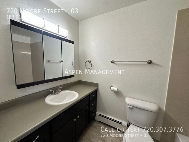 Photo - 720 Moore St Unit 03