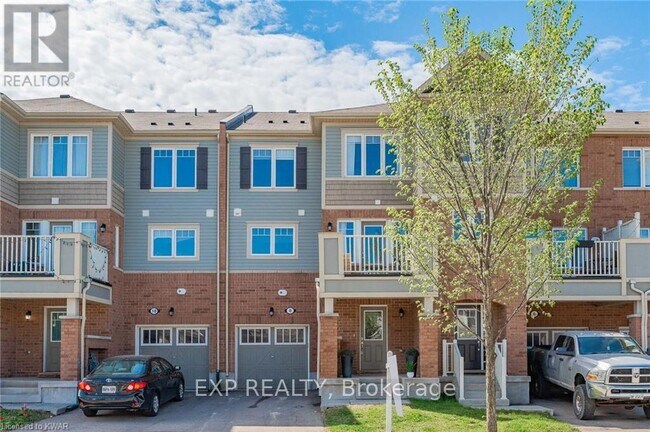 Photo - 8 Stratus St