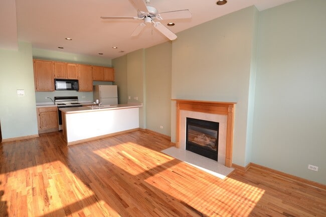 Photo - Pet Friendly 3 Bed 2 Bath Top Floor Unit Unit 974 - 3
