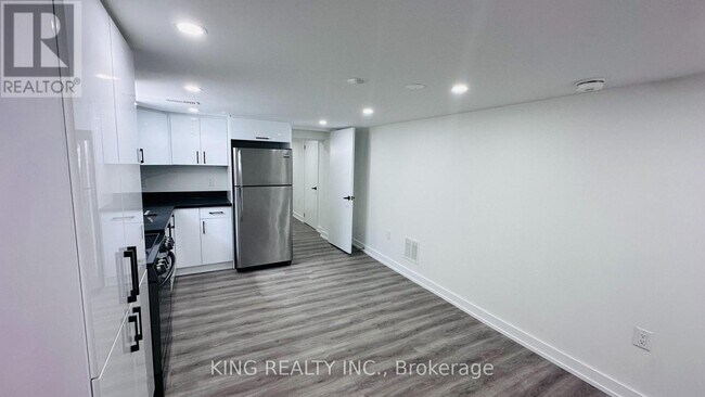 Photo - 994 Brimley Rd