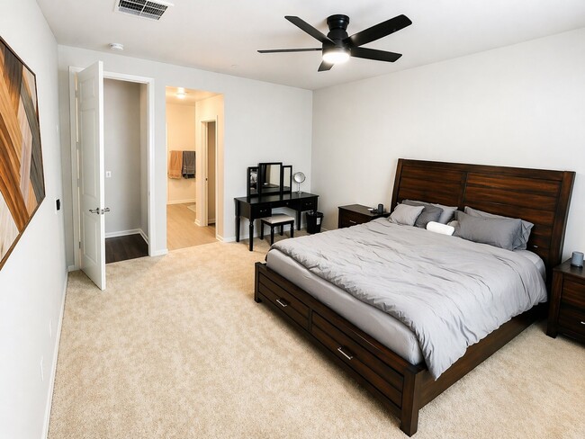 Photo - 2030 Boxwood St