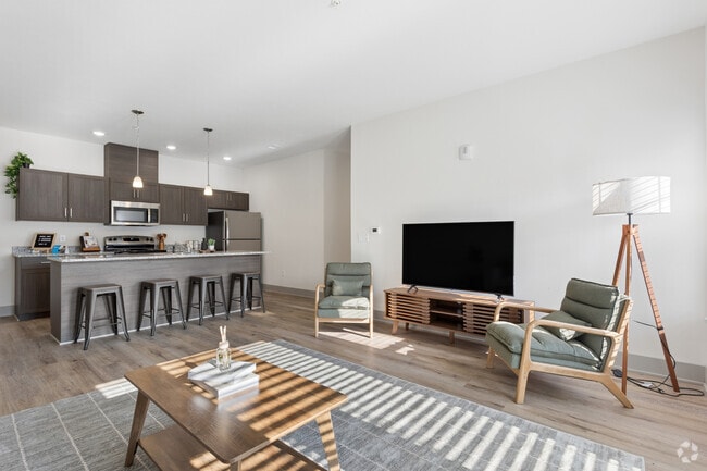 Interior Photo - White Creek Flats