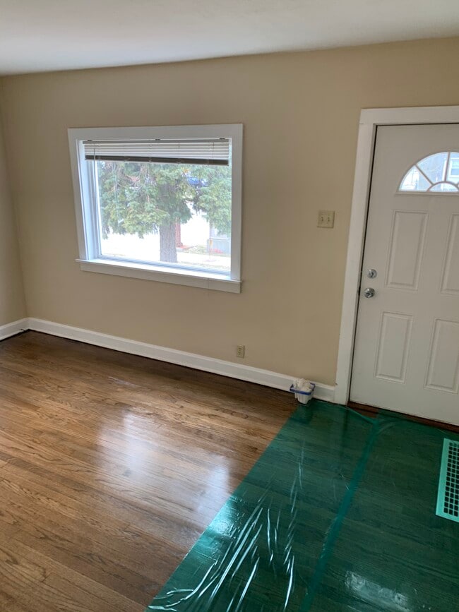 4 Living Room 2 - 9351 Kennedy Ave Unit #1