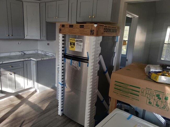 Photo - 545 E Division St