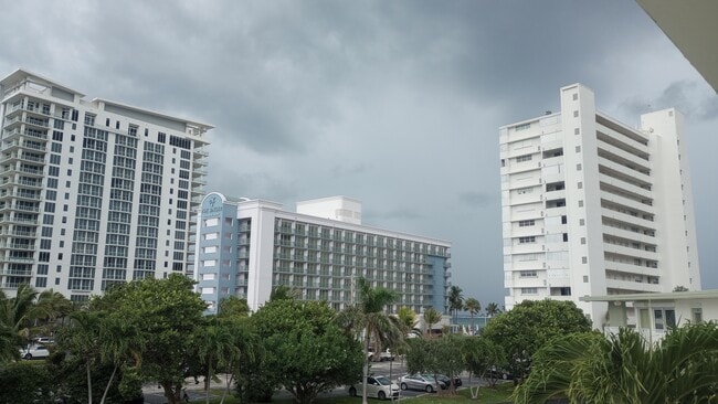 Building Photo - 3600 N Ocean Dr Unit 304 Rental