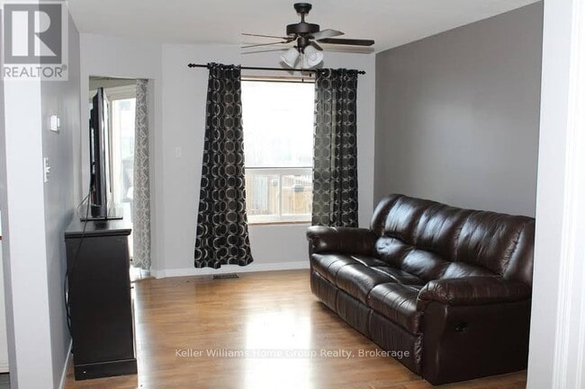 Photo - 218 Silurian Dr