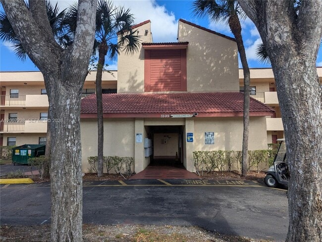 Building Photo - 3399 Foxcroft Rd Unit 103