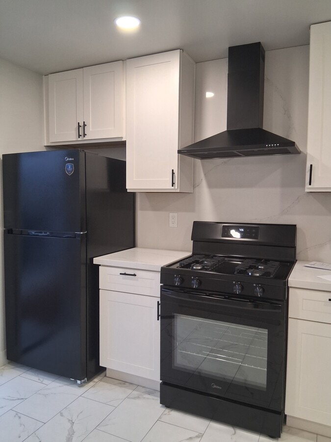 Photo - 1451 Parsons Ave