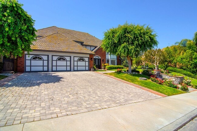 Photo - 29360 Castlehill Dr