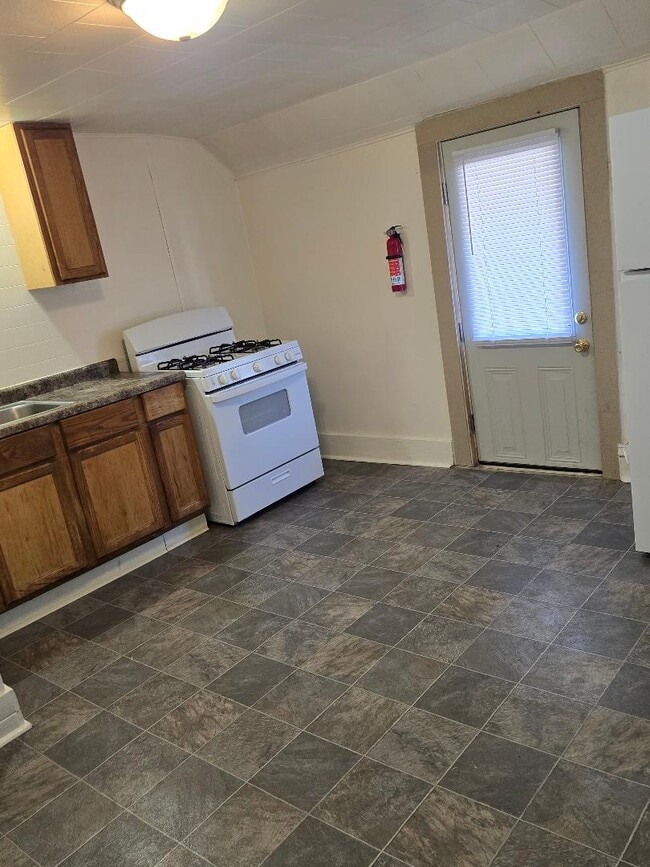 Kitchen - 1335 N Church St Unit #2