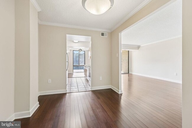 Photo - 4500 S Four Mile Run Dr Unit 220