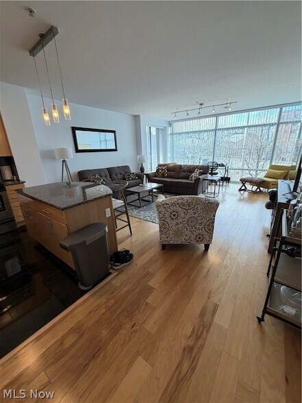 Photo - 1237 Washington Ave Unit 412