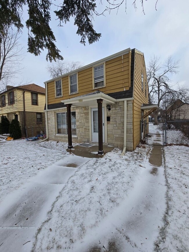 Building Photo - Charming Three-Bedroom Single-Family Home with Ongoing Updates